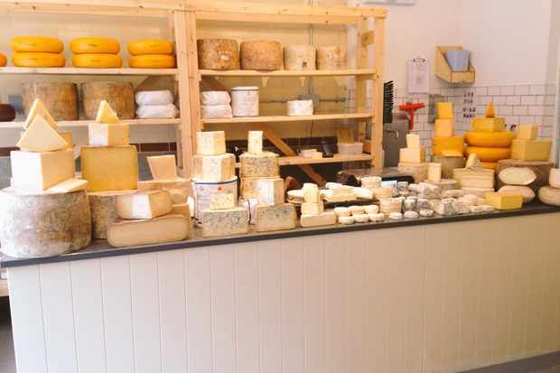 Want to know where to stock up on #cheeses in Oxford? 

This shop sells a variety from across the #BritishIsles. Click here to read more: buff.ly/2VB657d <a href="/jerichocheeseco/">Jericho Cheese Co</a> <a href="/ExperienceOx/">Experience Oxfordshire</a>