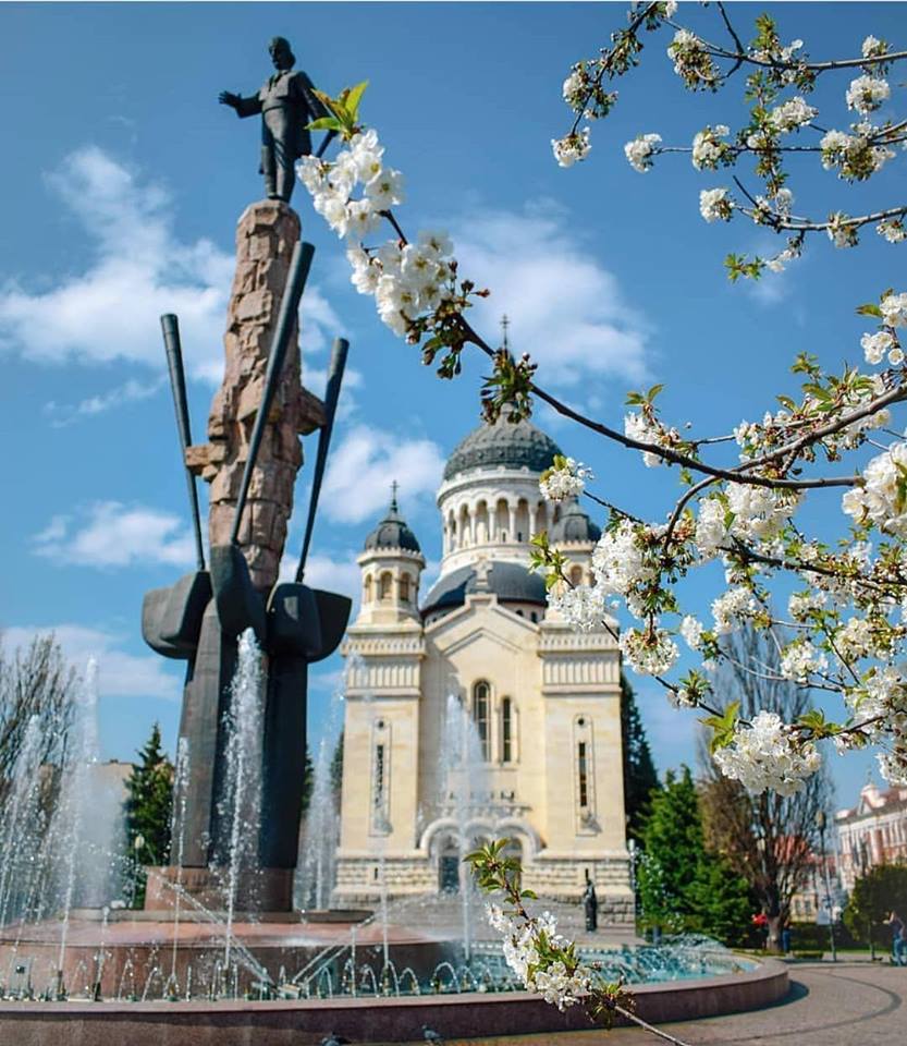 ClujTourism's tweet image. Get inspired by vivid #clujnapoca!
📍Orthodox Cathedral, Avram Iancu Square, Cluj-Napoca 
📷 @zoltan_korosy

#ig_cluj #ig_transylvania #romania #ig_europe #clujnapoca #clujcounty #lovely #spring #bloom #flowers #citystreets #citylife #destination_wow #daytime #visitcluj