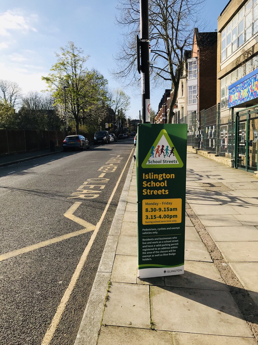 aritamorrisCGL's tweet photo. Many small changes @IslingtonBC has made to make it easier and more enjoyable to cycle. Hope it catches on. #cycling #londonpollution https://t.co/j7IozIctQw