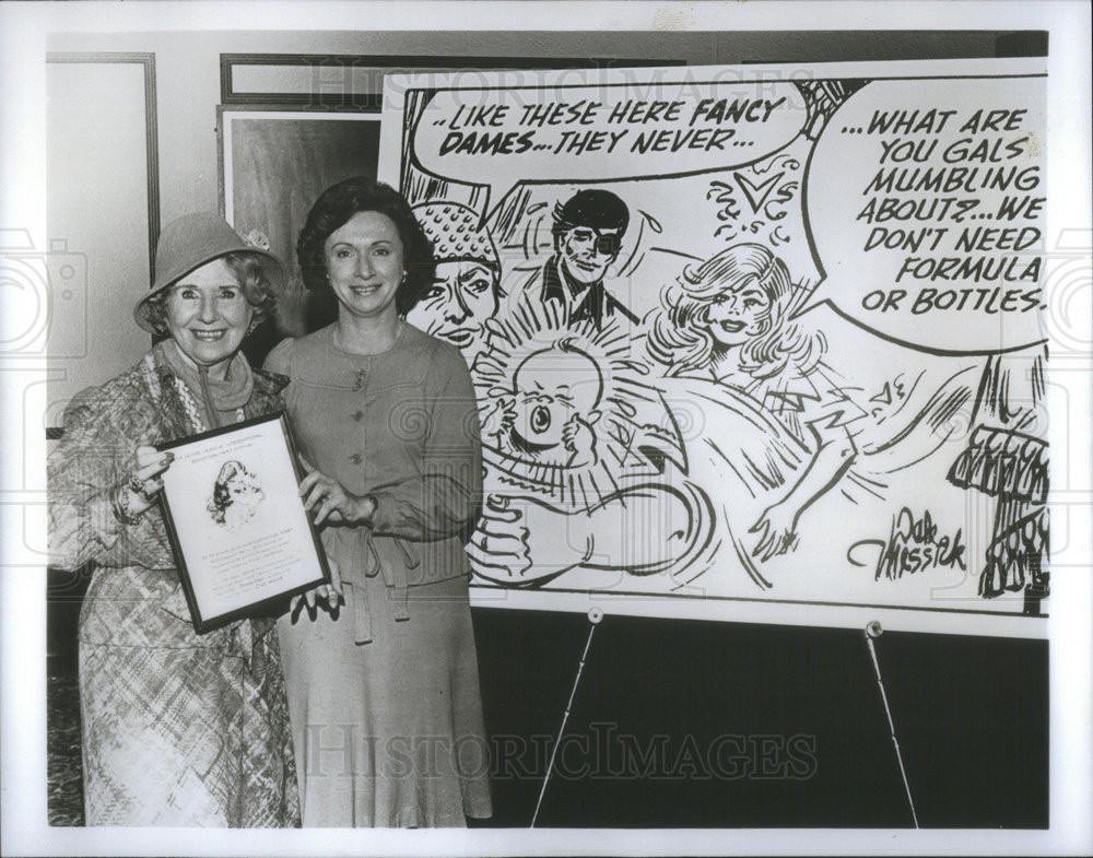 Hoganmag's tweet photo. Today in Comics History: "Brenda Starr" creator Dale Messick was born on April 11, 1906. (Her birth name was Dalia, but she started using Dale so that her gender wouldn't work against her in the male-dominated world of newspaper syndication.) https://t.co/jzrPmLraan
