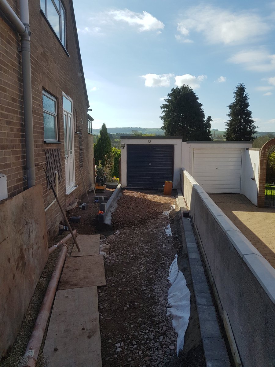 juniperlandsca1's tweet photo. #Driveway in #Wick #bristol https://t.co/ug4Y2xT2Bk