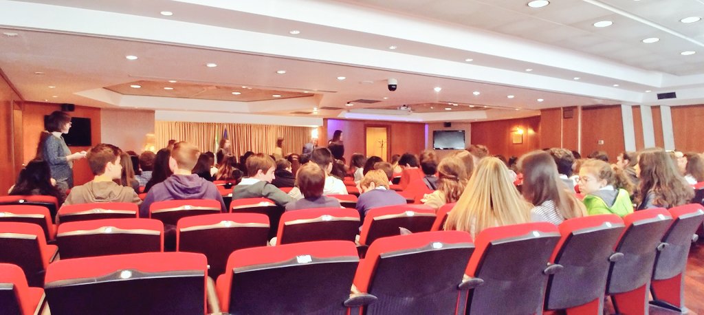 FutureIsComing5's tweet photo. 📚Gli studenti dell' #istitutosantapollinare 🎒in visita al #TAR del Lazio 
#scuolamedia #terzamedia 

#BlackHoleDay
#futureiscoming https://t.co/EzlyqK3b0u