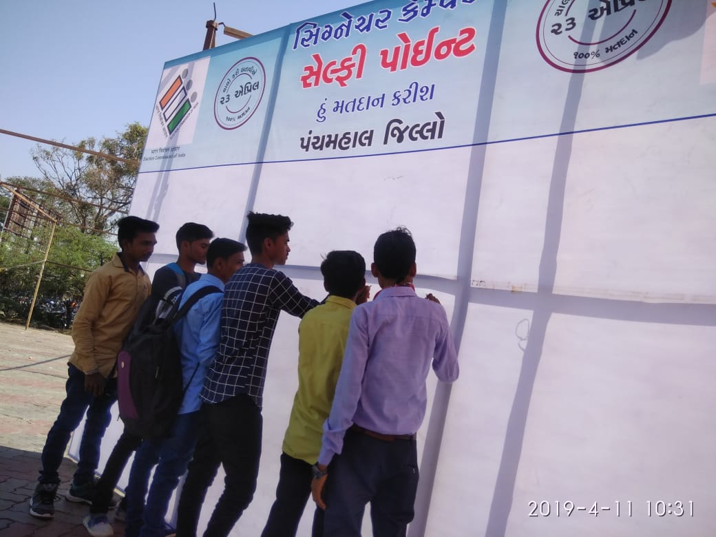 signature camping....!!!

#DeshKaMahaTyohar #deshkamahatyohaar #deshkamahaत्यौहार