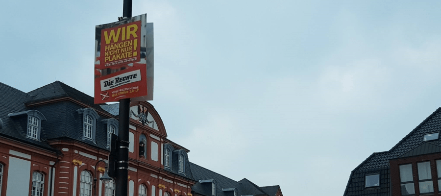 dierechtebund's tweet photo. #Pulheim und unsere Wahlplakate: Viel Aufregung um nichts und Anfrage im Stadtrat!
#DieRechte #Europawahl #Europawahl2019 #EP2019
https://t.co/Dsr9WFjueU https://t.co/gp7gUNaOdF
