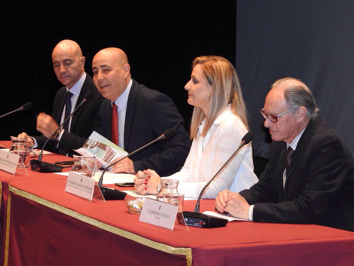 AlmeriaJunta's tweet photo. La delegada del Gobierno @MaribelHOvera ha participado en las IV Jornadas de Emprendimiento y Empresas que se celebran en #HuércalOvera @CamaraAlmeria. Apuesta por el espíritu emprendedor como valor de crecimiento económico y el papel de las administraciones para ponerlo en valor https://t.co/jbwub1HPC0
