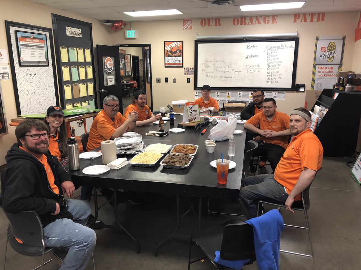 Hawaiian BBQ kinda night for the best night team out there! Truly appreciate what these guys do nightly. <a href="/scottlondonTHD/">Scott London</a> <a href="/CozyJerry/">Jerry Cozy</a>