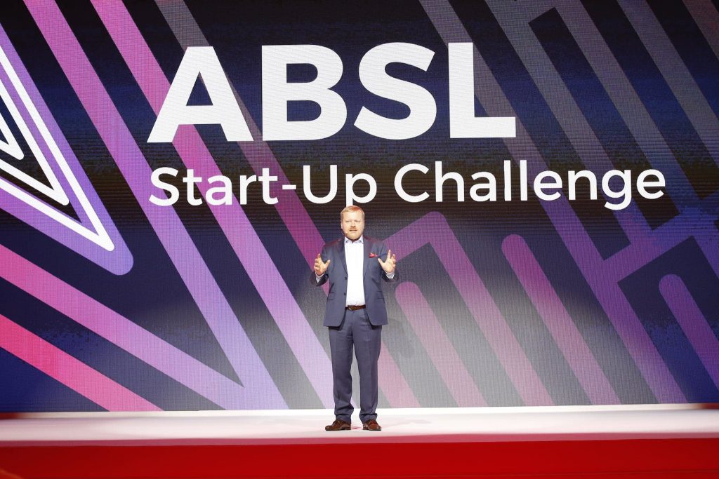 Chcecie poczuć dreszczyk emocji, prezentując swój start-up na głównej scenie ABSL Summit? 🤗 Nie czekajcie - szansa, aby pokazać wasz innowacyjny pomysł największym firmom na świecie jest na wyciągnięcie ręki! Rejestracja trwa do 17 kwietnia! startupchallenge.pl 👈
