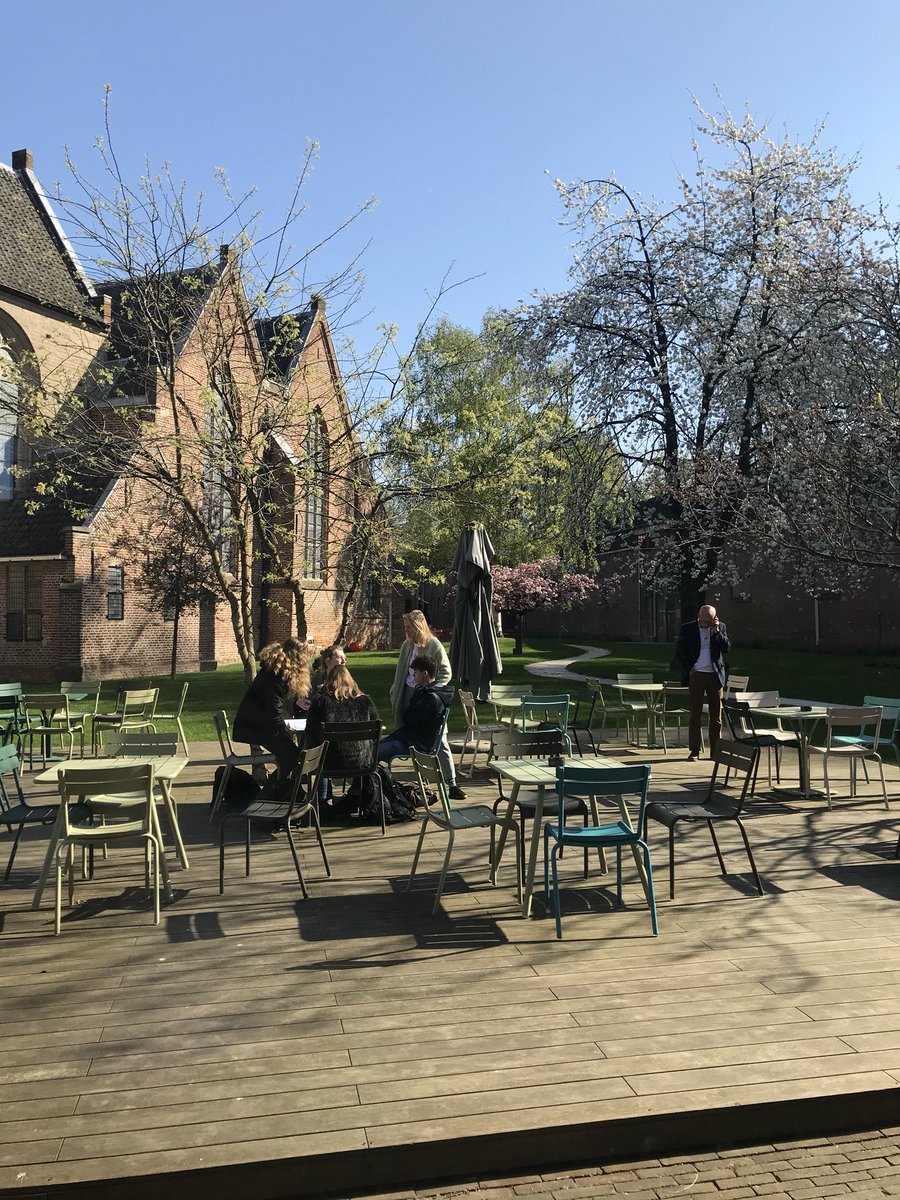 kidv_verpakken's tweet photo. De tweedaagse #packathon2019 is van start gegaan! 75 Studenten van de HvA, @HAShogeschool en @dehaagse gaan aan de slag met een ontwerp om zwerfafval tegen te gaan. Organisatie door KIDV , @nederlandschoon en @FEBO_VERS https://t.co/lPQn5mLJXL
