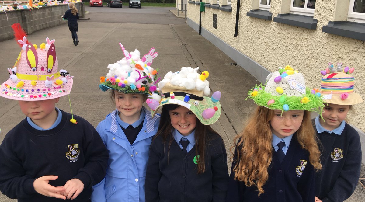 DonoreNS's tweet image. Some of the Easter Bonnets. All entries are on display on the front wall of the school. Well done to every family who entered. Happy Easter everyone. #easyer