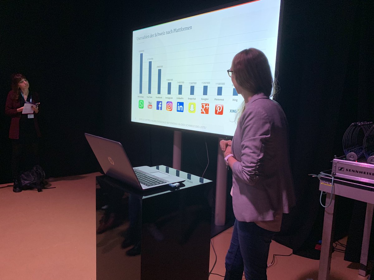 Jetzt gerade: Marleen Albert von unserem heutigen Social Media-Partner <a href="/dreifive_DACH/">Dreifive</a> über Whatsapp-Marketing #dex19