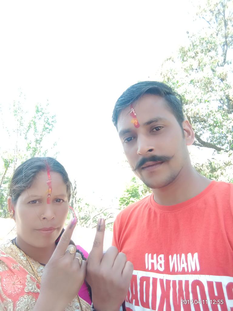 dinesh_prasad99's tweet image. #VotingRound1 लोकतंत्र के पहले त्यौहार में अपनी सहभागिता निभाते हुए मेरा परिवार,
#MeraBoothSabseMazboot