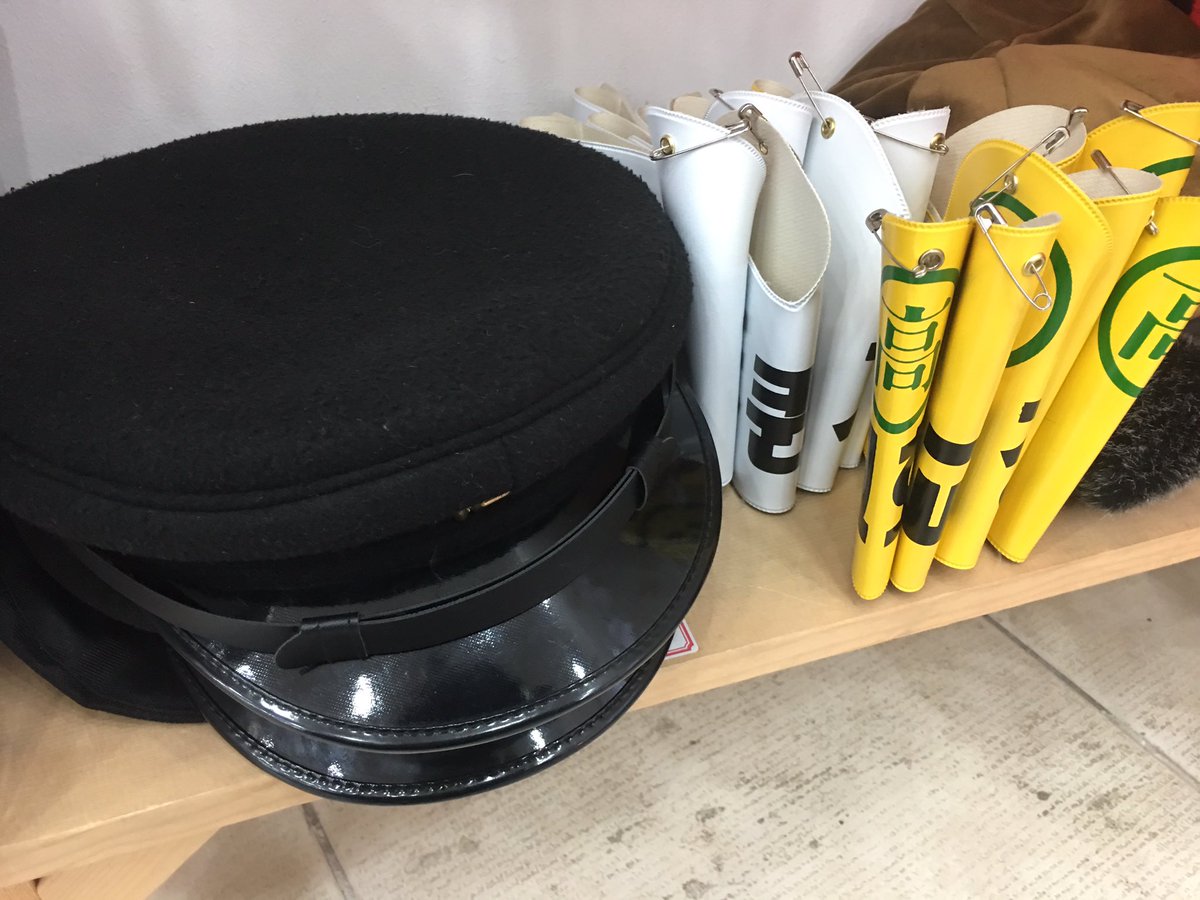 수원 한복 대여점 한복아리아에선
추억의 옛날교복도 준비 하고 있습니다.
다양한 사이즈와 소품들 계속 추가 하고 있어요. 놀러오세요~
#한복대여 #한복아리아 #디자이너가만드는한복대여점 #수원화성 #수원행궁