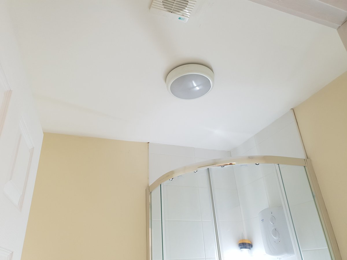Royton Property Update #7: Glance over our classy show flat that is set right! By the end of the week, we expect to have 4 ground floor units fully completed. Check out this space for more updates.
#Royton #29kassets #UKproperty