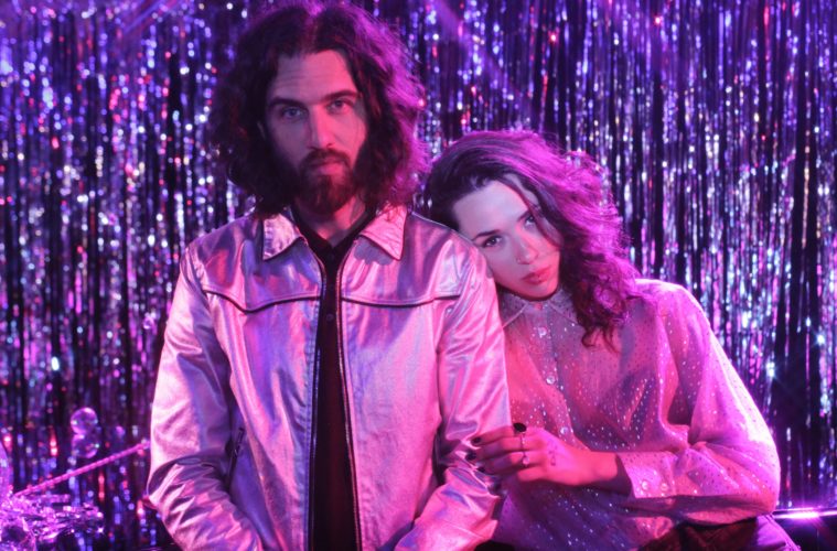 100x100musicaes's tweet photo. "La apuesta" es la canción de @galvanguiller y @itsAliceWonder_ han hecho para @QueTeJuegas_, la primera película de @Ines_de_Leon. El resultado, en serio, es espectacular. 
https://t.co/ERiJcSHe2g 

@JosiCortesCom https://t.co/JGR47pFngs