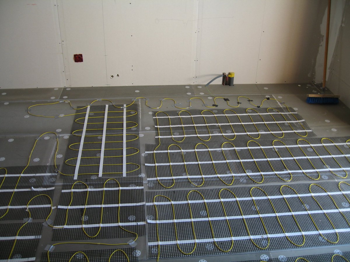 Varmefhs's tweet photo. Fantastic work done installing our Heat Mats in Visker, France! #varme #varmefloorheating #underfloorheating #diy #france #visker https://t.co/EYOe8mtHHw