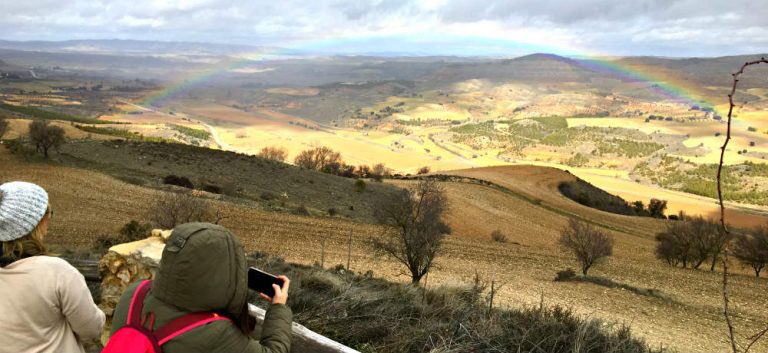 Destino_Sabor's tweet photo. Viajamos hasta #Cuenca. En nuestro primer día #Cuenqueando, con @Cuenqueando; visitamos la #Alcarria conquense, centrada en #Huete, un precioso pueblo de Castilla la Mancha, pero también te mostramos su entorno.
A qué no sabías que había tanto para ver?
https://t.co/4WCSoB4EsW https://t.co/EUjbOeK1MQ