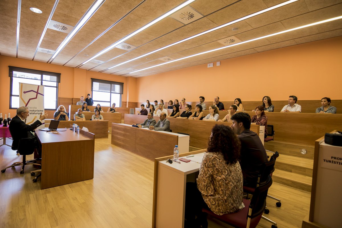 Avui ens endinsem en els valors de l'<a href="/enoturismEDU/">Escola Enoturisme Catalunya</a> de la mà de <a href="/MiriamClotet/">Míriam Clotet Campoy</a> laconca51.cat/linstitut-de-f…