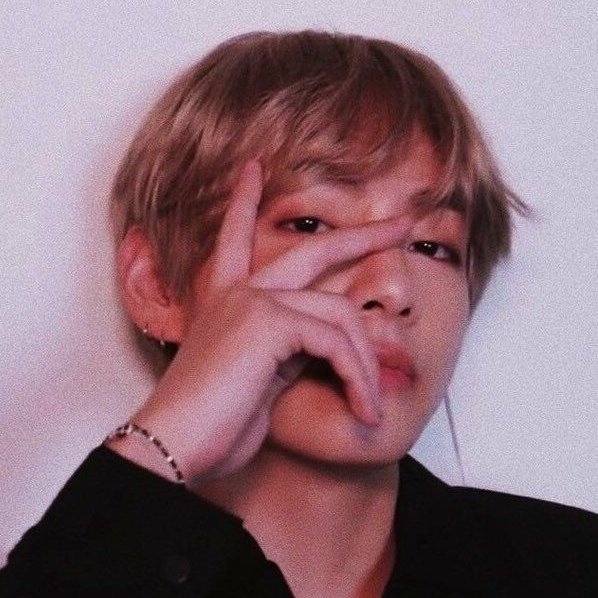 VesideJ⁷ w// taehyung 🥀 tweet media