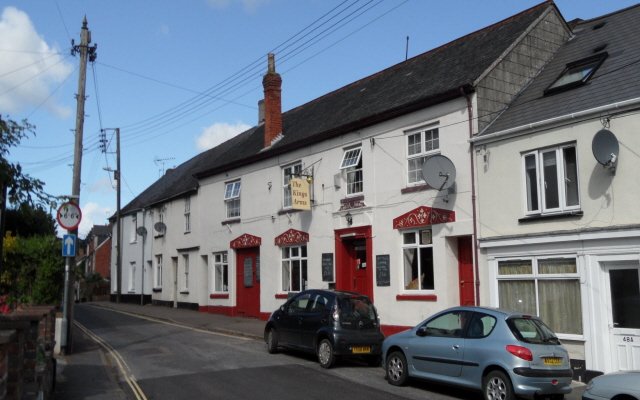 #forsale #Devon town Free House Close to #Exeter .  Located in mature residential area.  Variety of Trading Areas.  2 Flats.  Previously occupied by tenants.  Suitable for other uses, subject to planning.  EPC E.  £200,000 F/H or tenancy available.  
sidneyphillips.co.uk/business-detai…