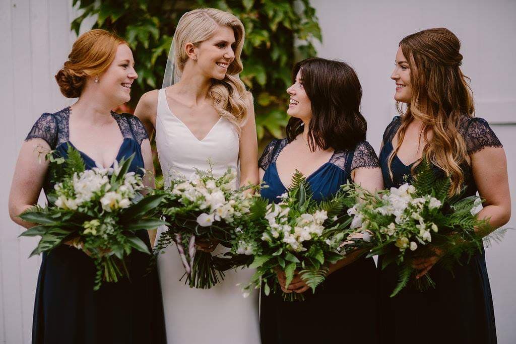nicebunch_'s tweet photo. Beautiful flowers from Pippa's wedding, check out more on my insta @sulaflowers https://t.co/jA2F2PMpRc #weddingflowers #bridesmaids #bridalbouquet #botanicaltheme #botanicalwedding #northbrookpark https://t.co/QRS4j97gKc