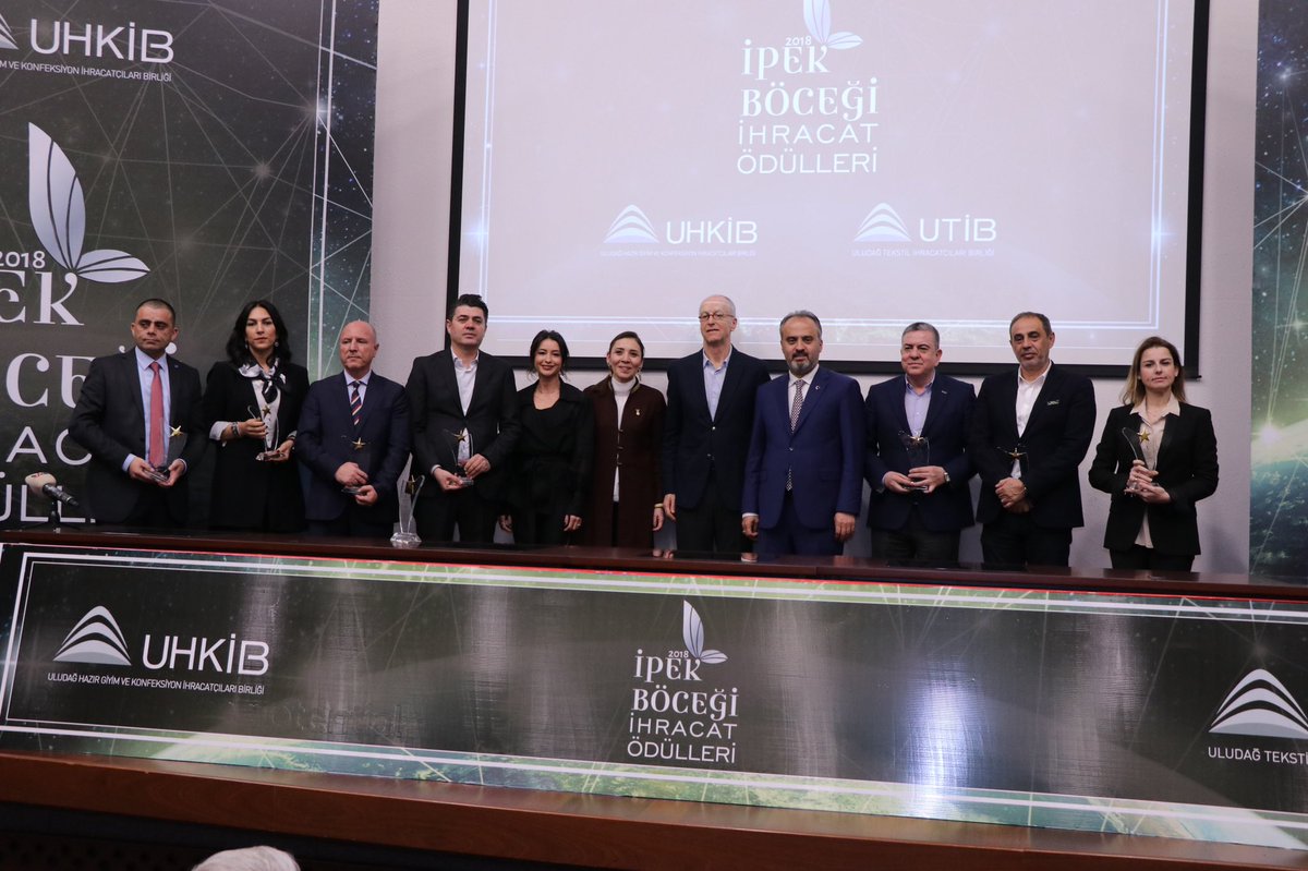 Dina Vanelli, 2018 Yılı İpek Böceği İhracat Ödülleri Töreni'nde Altın İhracatçı Ödülü'ne layık görülerek gururumuz oldu... Dina Vanelli has been an honor for us by being deemed worthy of Golden Exporter Award in Silk Worm Export  Awards Ceremony, 2018.
#exporter #dinavanelli