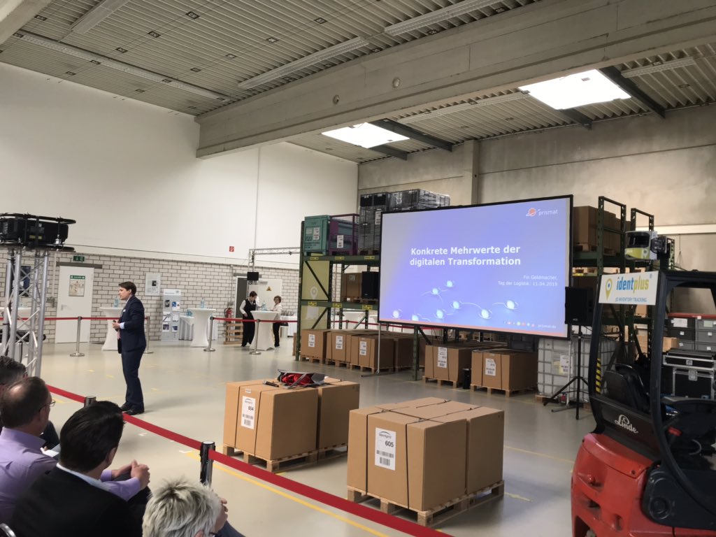Fin Geldmacher von <a href="/prismatGmbH/">prismatGmbH</a> zeigt, wie Kunden konkret Mehrwerte durch #digitalisierung mit #sap erschaffen <a href="/tagderlogistik/">Tag der Logistik</a>
