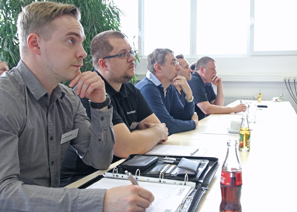 conmatix's tweet photo. Full House in Nürnberg! Spannende Vorträge, reichlich Schmackhaftes und gute Gespräche: der Anwendertag hat uns richtig Spaß gemacht. Ihnen auch? 😉
#NX #NXCAM #NXCAD #Teamcenter #Simcenter #CADCAM #AM #AdditiveManufacturing #AdditiveFertigung #3DDruck #3Dprinting #Siemens #HP https://t.co/GGSNvuChSE