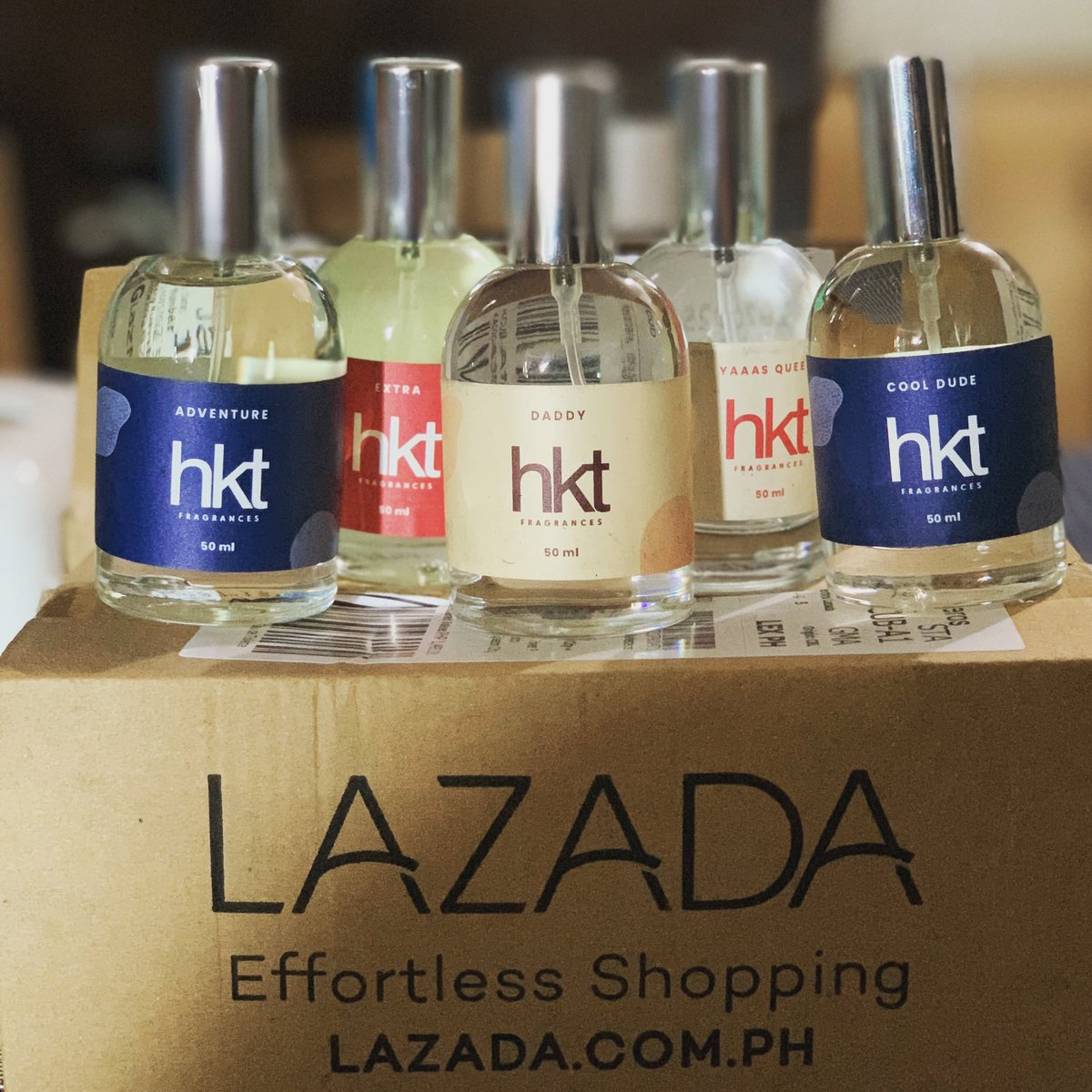 onlysuperjax's tweet photo. Tadaaaaa!
Received my very own HKT fragrances bottles 2 days after I ordered them on Lazada!
Excited to give this to my sibs.
My personal favorite is Cool Dude and Daddy because of its manly scent but not overpowering. #feelingpogi #musttry #perfume #eaudetoilette #getHookt https://t.co/4j5jX5LcqY