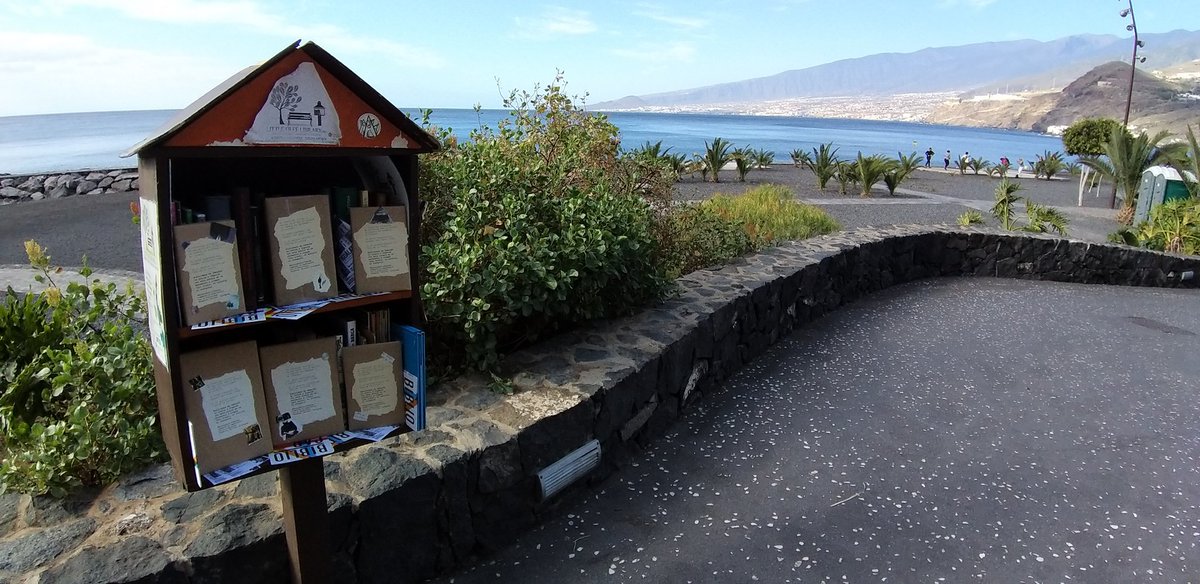 BiblioMCruz's tweet photo. 📚 Dejamos la #Minibiblioteca de #Radazul cargadita de nuevas lecturas e información.
❗No te quedes sin la tuya❗
#CulturaElRosario 📚 #LittleFreeLibrary #Books #BookCrossing #Bibliotecas #RecetasBiblioTabaiba #ElRosarioLee #Leer #VidasExtra #ElRosario #ElRosarioLee #Tenerife https://t.co/SWobqWie90