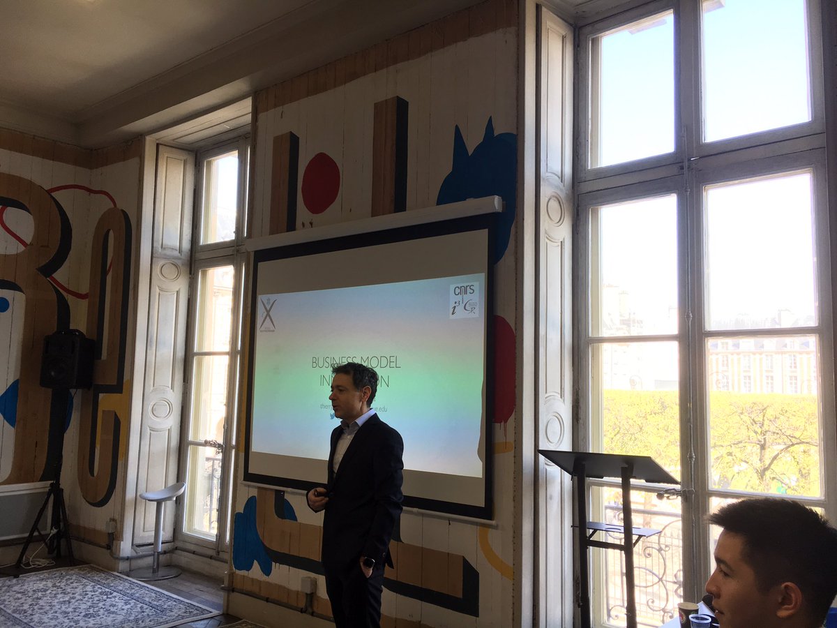MttMano's tweet photo. Pr @ThierryRayna nous parle des #businessmodel de l’#innovation pr les collaborateurs de @SanofiFR
Formation au sujet de l’#ia proposée par @PolytechniqueE et @Matrice_io
@Polytechnique @42born2code @CRG_X
#formationcontinue #ligelonglearning https://t.co/d14xRwb1GE