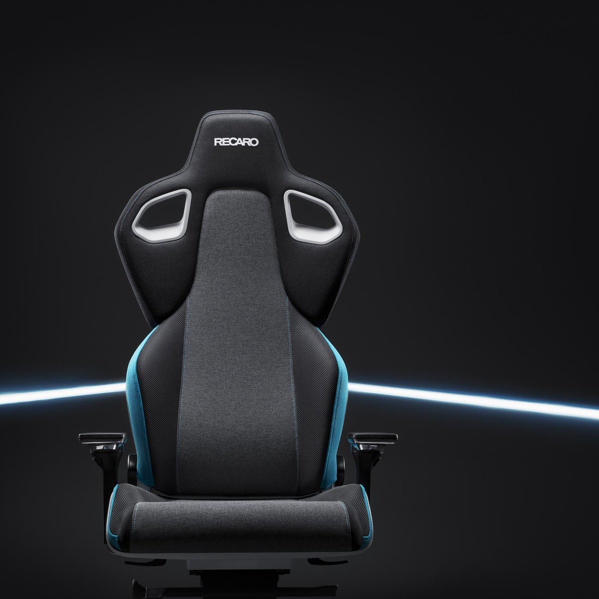 RECARO_Gaming's tweet photo. Wir präsentieren stolz den Namen unseres #GamingSeat: #RECARO Exo! Bei der Namensgebung war die Community maßgeblich beteiligt: Sie wählte #Exo aus unseren fünf Vorschlägen als Favoriten heraus. #RecaroExo #firstofitskind #performanceseating https://t.co/mZT9GzWprB