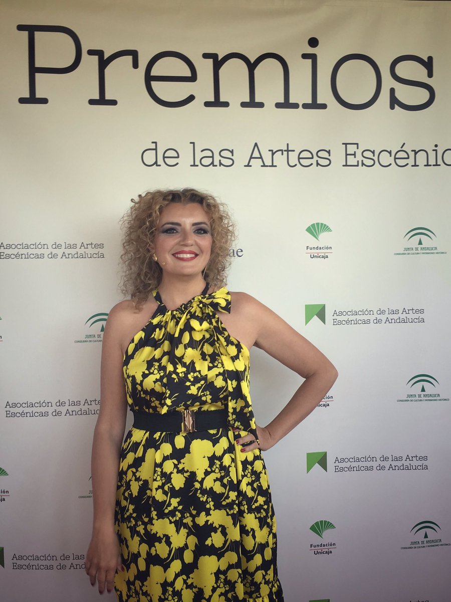 Paz_DeAlarcon's tweet photo. A punto de presentar la entrega de los Premios Lorca de las Artes Escénicas de Andalucía #PremiosLorca2019 https://t.co/X5jXFCIQ39