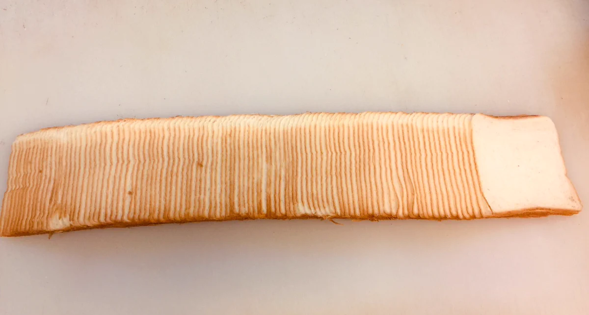 １人で開催中の食パン薄切り選手権！！９９枚まできました！！ｗ