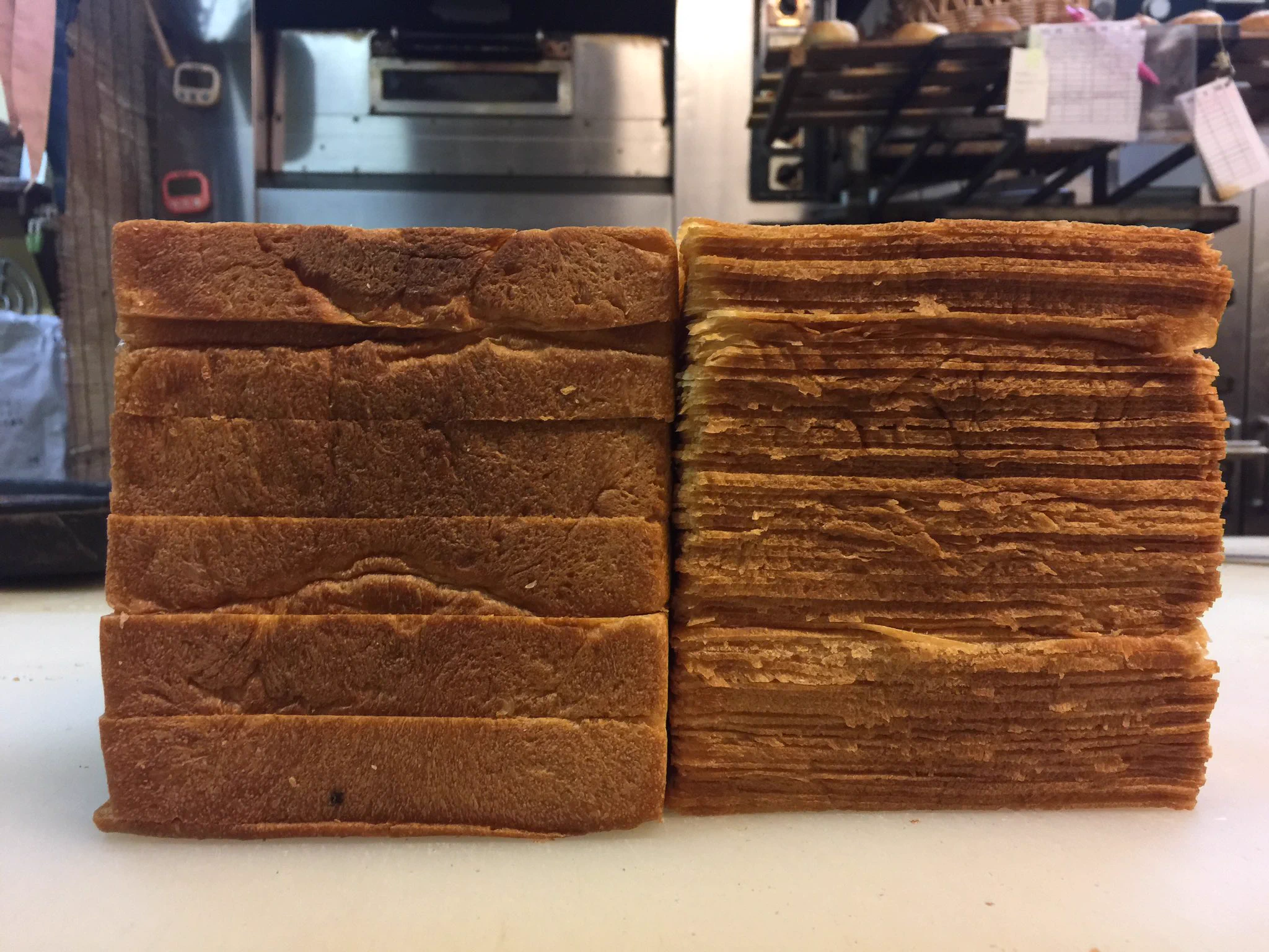 １人で開催中の食パン薄切り選手権！！９９枚まできました！！ｗ