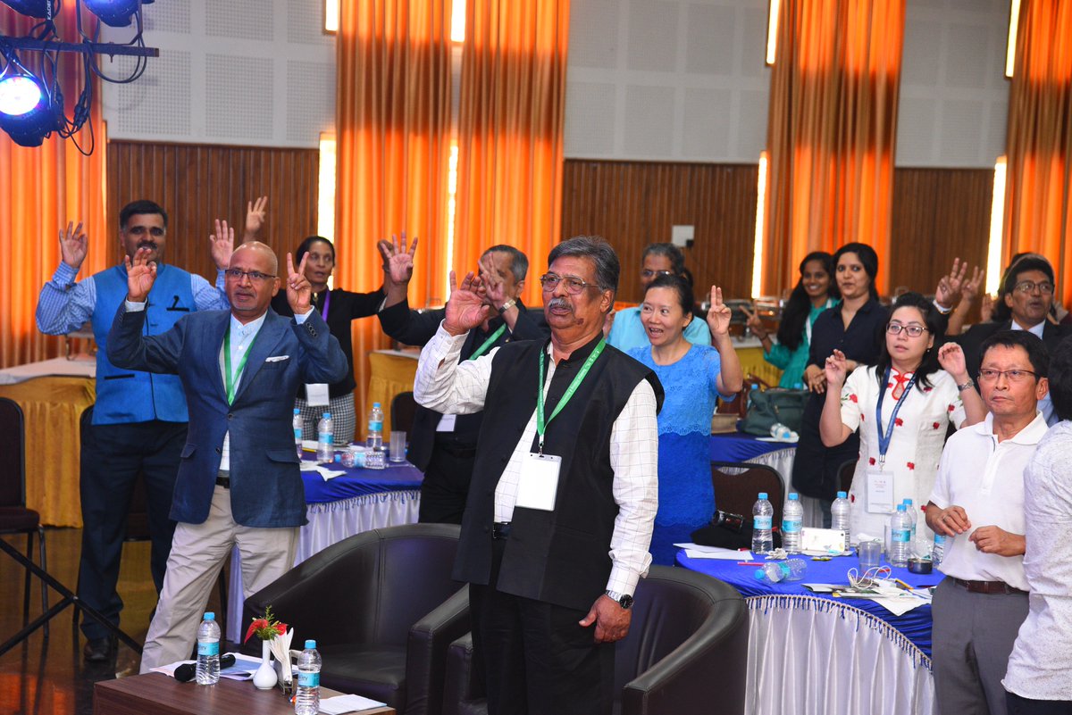 UshyMohanDas's tweet photo. It really only takes a small shift everyday that over time amounts to enormous change. Just made some new #friends at #NEMCON Mysore https://t.co/QLskPu88i6