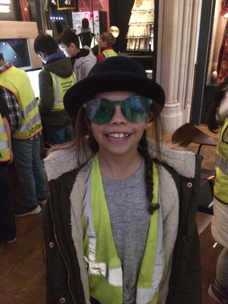 SydenhamPrimary's tweet photo. We’ve arrived and exploring The Plays the Thing exhibition! https://t.co/pbFAqtMijS