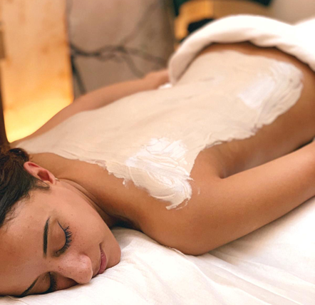 CloudTwelveClub's tweet photo. Celebrate #EarthDay at #CloudTwelve with a special offer...Book a 60min massage or facial with a two-course lunch including a glass of champagne and receive a complimentary 30-minute Grotta Giusti Mud Wrap and a bottle of our ‘Immunity’ and ‘Detox’ drinking vinegars!🌱🌍 https://t.co/KWB6qNeq2J