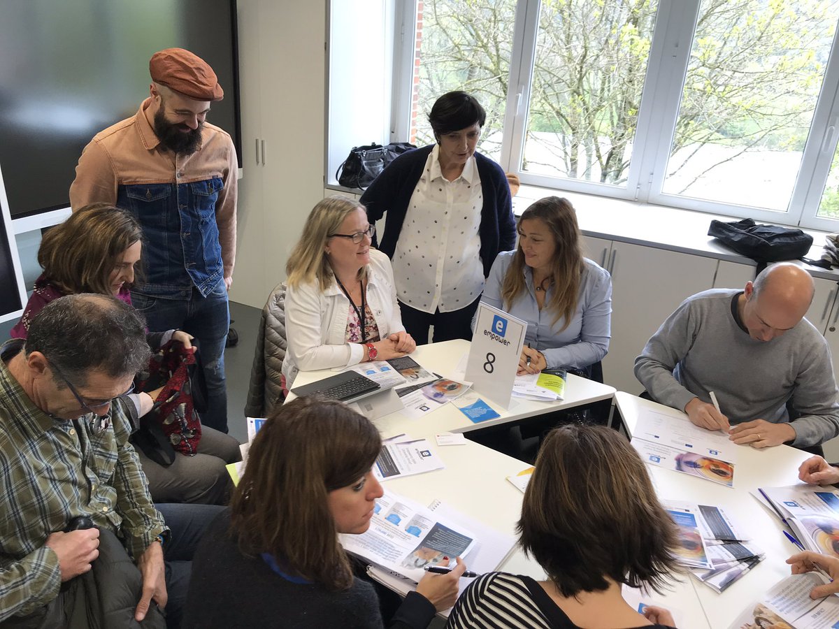 Ef_VET's tweet photo. First round of projects round tables at #TKOpenDays.
#EfVETProjects are introduced by partner.
1️⃣ #EMPOWER_EU promoting a media critical thinking
2️⃣ #VET4ALL promoting a more inclusive #VocEd
Great initiative to disseminate @Erasmus_Project #FPEuskadi https://t.co/LfmOARL97I