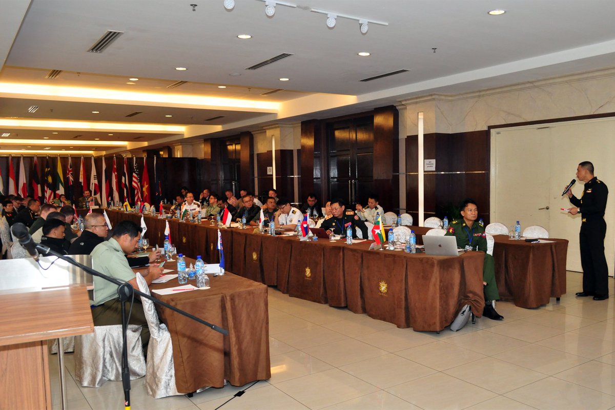 myjointforce's tweet image. Penutup FPC ASEAN Defence Minister Meeting - Plus Exercise Working Group on Humanitarian Assistance Disaster Relief (ADMM-Plus EWG on HADR) telah disempurnakan oleh Mejar Jeneral Abd Malik bin Jiran  AKS J3 MK AB di Wisma Perwira ATM. 
#teamingforsuccess
#togetherweachievemore