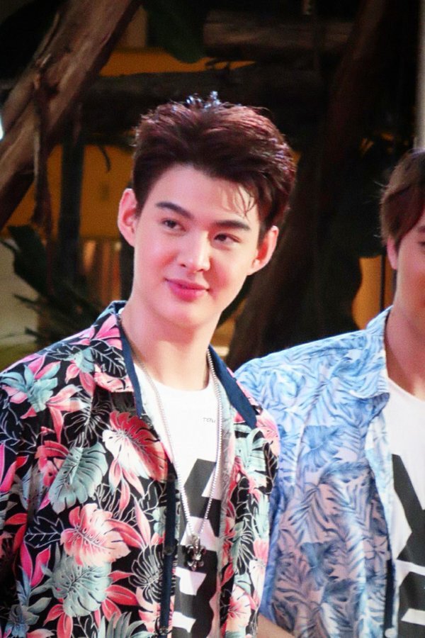 qrk3NTzvhJGftyu's tweet photo. @Emp_Emq @activeforsaint love saint 💓💓💓💓
#Saint_sup
#KissBoysTH
#EMSUMMERREPUBLIC
#EmsummerRepublicxKissBoysTH https://t.co/DuhhI5dTgC