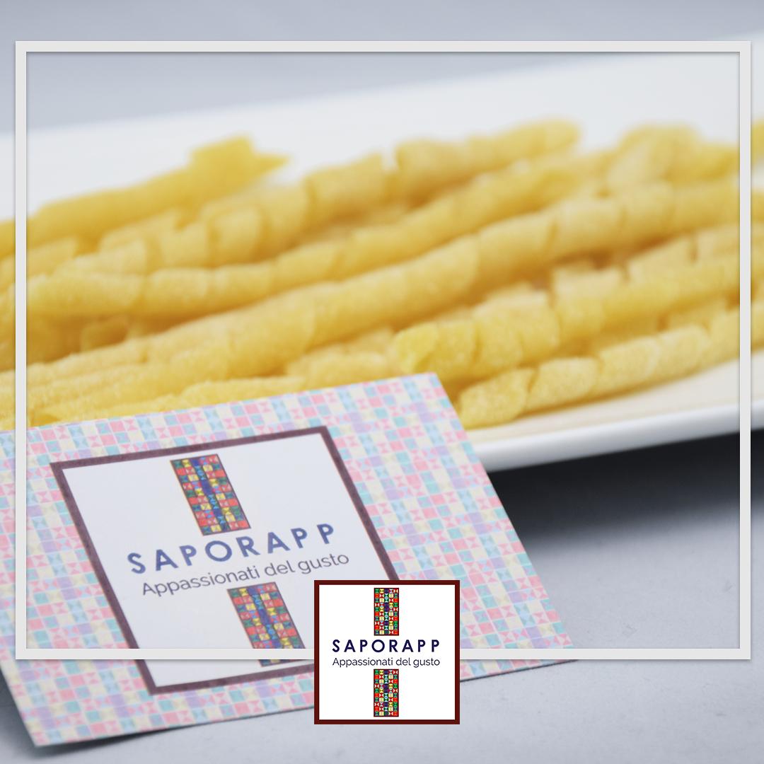 Le #Busiate sono un formato di pasta tipico della tradizione trapanese.🍝
La forma serve a garantire una migliore cottura della pasta. L’incavo viene creato grazie all’utilizzo dell’apposito ferretto, scoprite come si prepara!😋
📌Leggi il nuovo articolo 📖saporapp.com