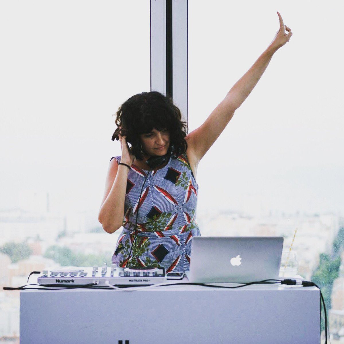 cotavins's tweet photo. ☝🏻Artista confirmada: @missbehavingdj ☝🏻Per tancar, comptarem amb #cotafest de la mà de Yolan!De 20 a 23h farà una sessió eclèctica amb música disco, pop, funk, soul, rock, african beats, disco i electro sense deixar de banda aquell toc vintage tropical que tant la caracteritza! https://t.co/VHTuQ7nL1g