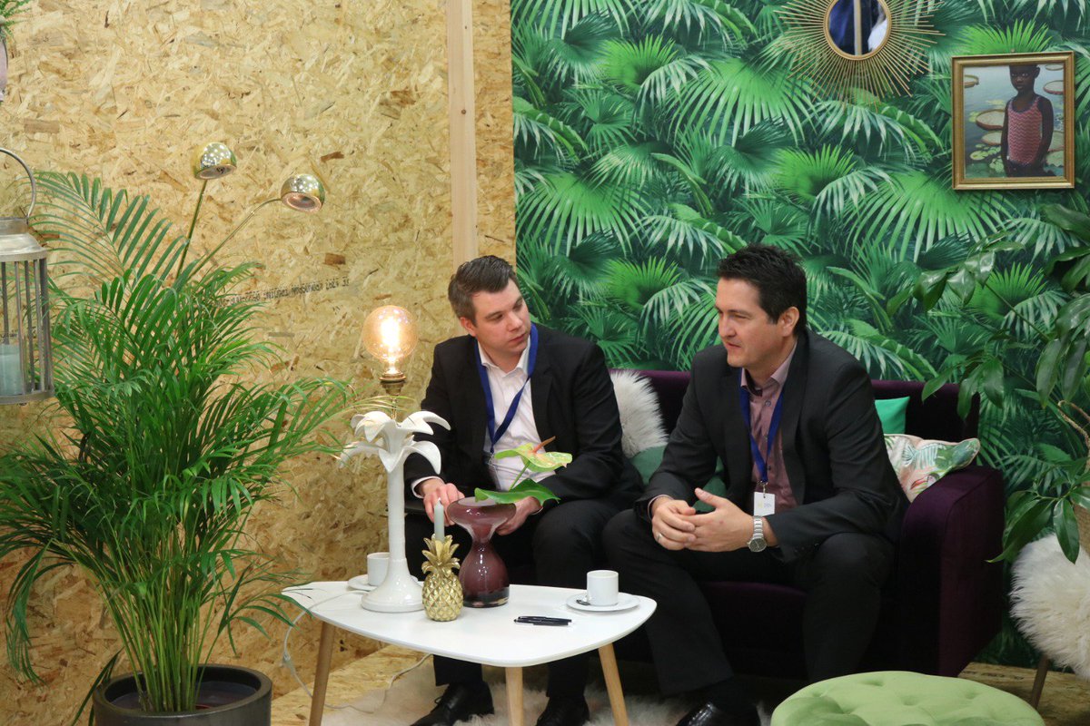 SyntaxSystemsDE's tweet photo. #CID19 #FITde Expert-Talks in der Talking Point Area: Auf der heutigen Agenda stehen #Cloud #SAP #IoT #DigitalWorkplace. Wie können IT Abteilungen nachhaltig entlastet werden? #simplyTRANSFORM #DigitalTransformation https://t.co/mvyoZTxWUM