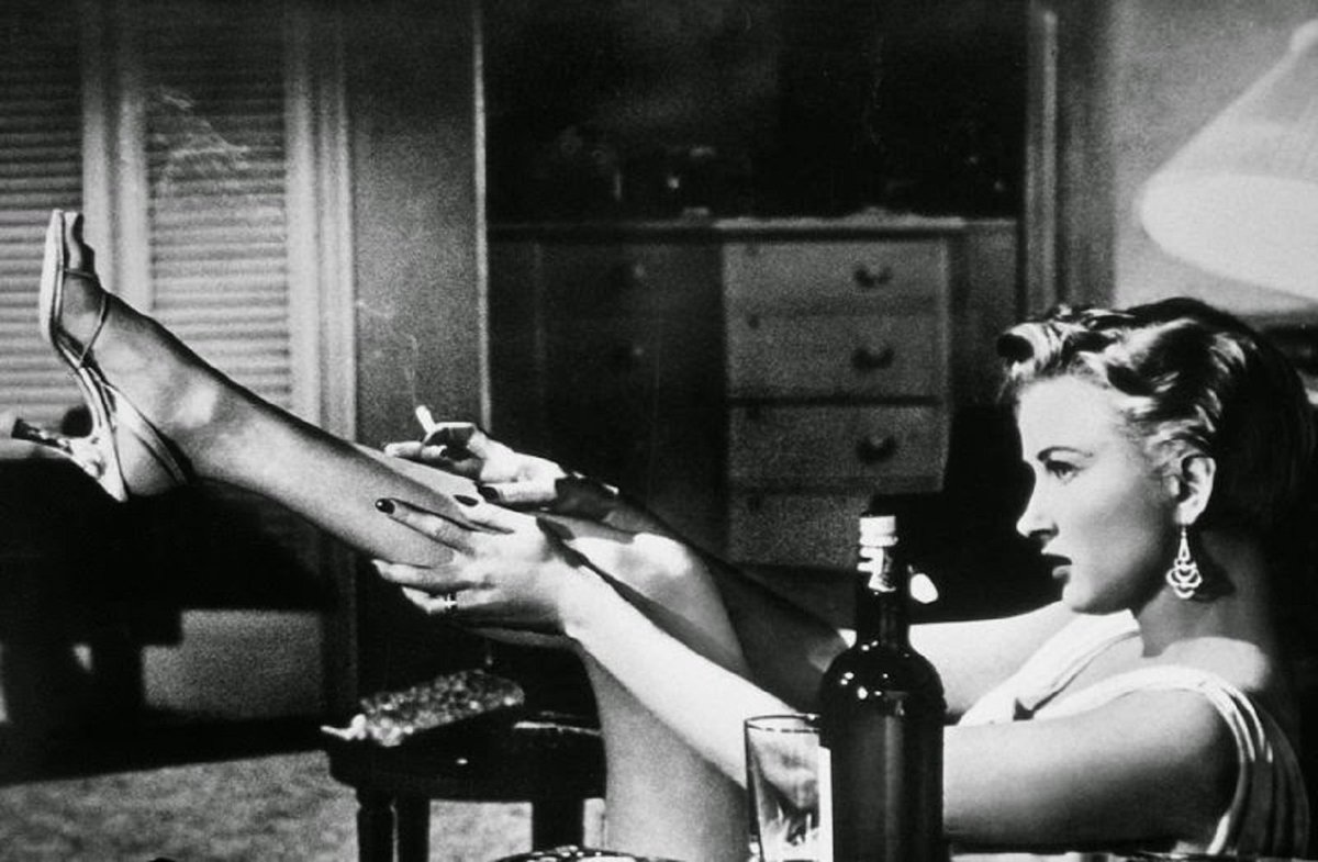 Nave ハンガリー出身のハリウッドの映画監督マイケル カーティス 18 1962 は今日4月11日が忌日 監督した傑作 ヤンキー ドゥードゥル ダンディ 42 T Co U38f439jfx 破局 50 T Co Ammshy2did The Scarlet Hour 56