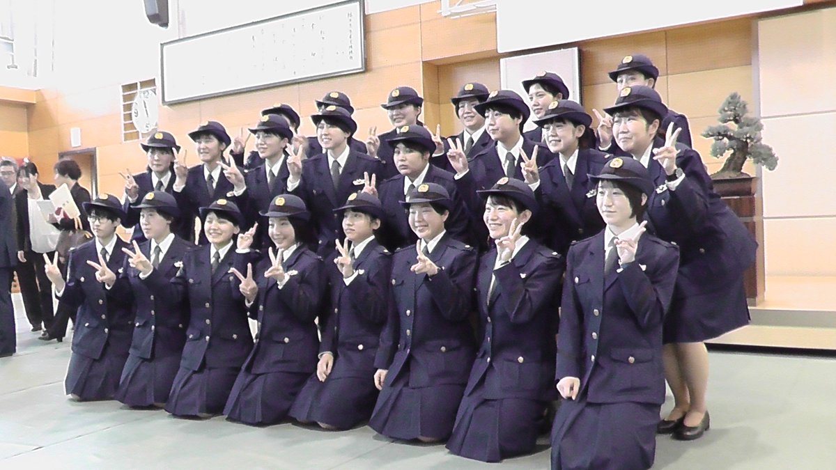 福井県警察採用プロジェクトチーム Sur Twitter 先日の入校式では 新たに22名の女性警察官が福井 県警の仲間として加わりました 現在 県警では就職説明会 女子会 の申込受付中です フリートークには女性の警察官や事務職員がたくさん参加します 女性同士 福井県警察採用プロジェクトチーム Sur Twitter 先日の入校式では 新たに22名の女性警察官が福井 県警の仲間として加わりました 現在 県警では就職説明会 女子会 の申込受付中です フリートークには女性の警察官や事務職員がたくさん参加します 女性同士
