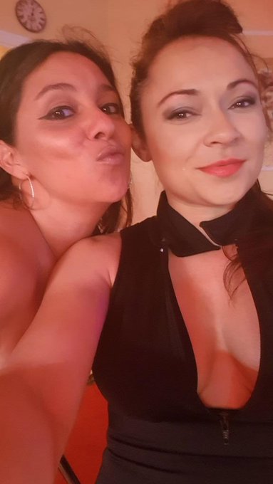vamooos que ma&ntilde;ana &uacute;ltimo d&iacute;a @salmadnora @MiyukiSon @ValeBiancoxx https://t.co/pZyelQksPw<a class="tags" href="/tag/salmadnora">@salmadnora</a><a class="tags" href="/tag/miyukison">@miyukison</a><a href="/tag/felizlunes"class="tags"><span>#felizlunes</span></a><a href="/tag/valencia"class="tags"><span>#valencia</span></a>