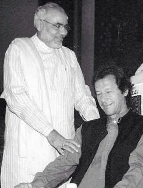 digi_marketerpk's tweet photo. As a #Pakistani, I also want that @narendramodi have to win #IndiaElections2019 because #Modi shows the true color of #India in the World. #Indianelections2019 #KashmirBleeds #kashmiriswantfreedom #ImranKhan #ImranCampaignForModi #ImranKhanPrimeMinister https://t.co/wYrODqz3YP