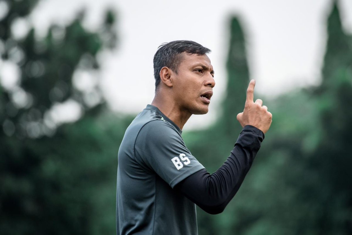 BANGKIT!!!
Tidak peduli seberapa besar peluang
Kita berhutang kepada semua Bonek untuk BERJUANG di laga puncak
👊🔥🐊💚

#Persebaya