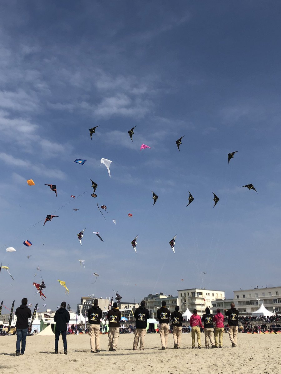 gregtournon's tweet photo. Demain vendredi @telematin en direct de Berck-sur-Mer pour les 33emes Rencontres Internationales de Cerfs-Volants (7h49+9h12) #cerfvolant #berck #kite #telematin @Francetele #ricv #bercksurmer https://t.co/wUNHrumepI
