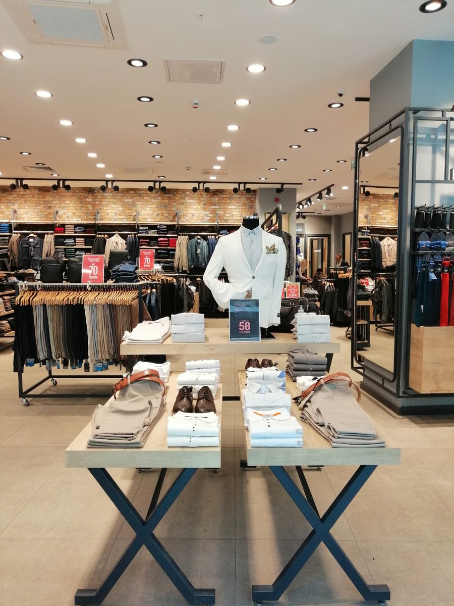 39BurdaAVM's tweet photo. Kiğılı’nın bahara özel koleksiyonunu gördünüz mü?
Birbirinden çarpıcı kombinler için Kiğılı 39 Burda’da.🛍
#39burda #devirdeğişti #kiğılı #baharkoleksiyonu #lüleburgaz #kırklareli #trakya https://t.co/prTpuRa7Hh